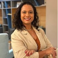 Dr. Camila Soares Cunha avatar image