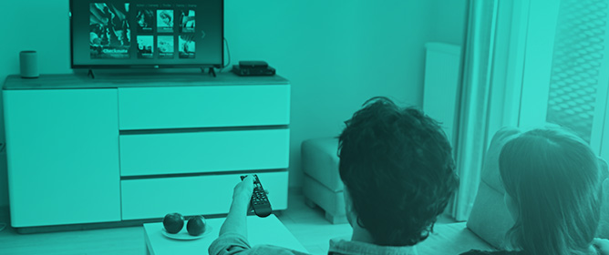 Incentivizing Video-on-Demand Subscription Intention Through Tiered Discounts and Anti-Piracy Messages