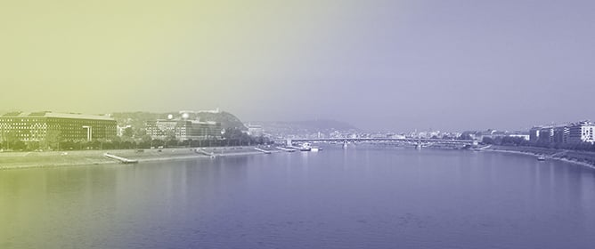 Quantification of the Spatial Heterogeneity of PM<sub>2.5</sub> to Support the Evaluation of Low-Cost Sensors: A Long-Term Urban Case Study