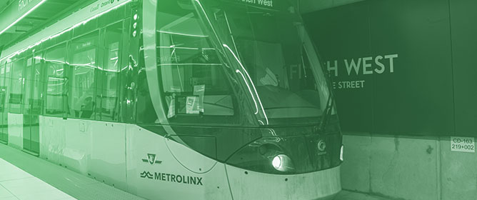 Comparing Light Rail and Bus Semirapid Transit on a Level Playing Field: A Model Oriented to Ex Ante Evaluation Under Uncertain Conditions