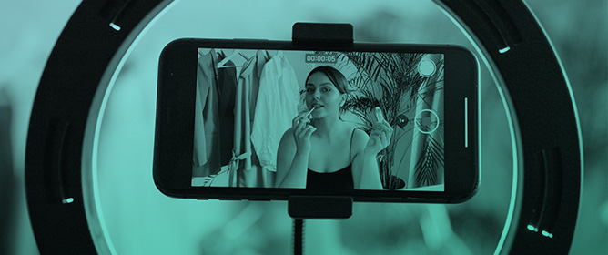 Building Brand Trust Through Influencers: The Mediating Role of Consumer Engagement