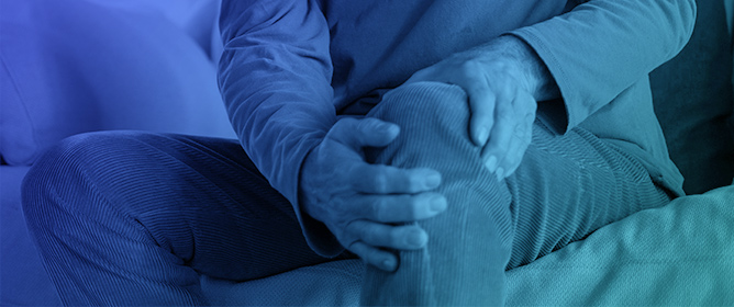 Neuromuscular Characteristics Associated with Knee Instability in Osteoarthritis and After Total Knee Replacement: A Systematic Review and Meta-Analysis