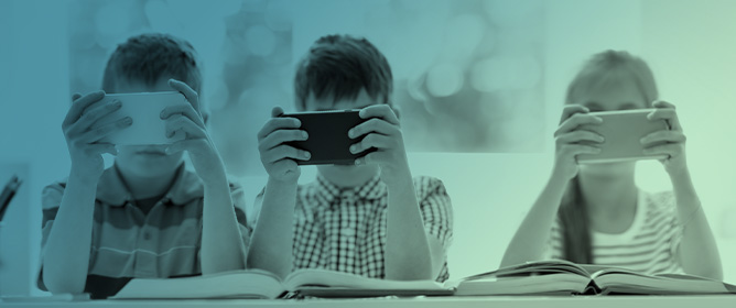 Variations in Macular Pigment Optical Density in Children and Adolescents Depending on Time Spent on Smartphones